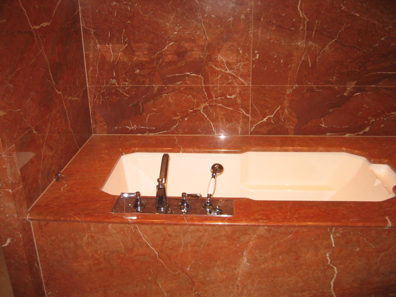 Badewanne - Billi GmbH - Pratteln