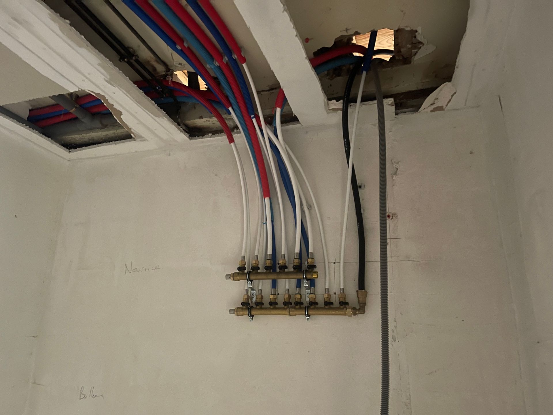 Création de nourrice d'alimentation en eau chaude et froide