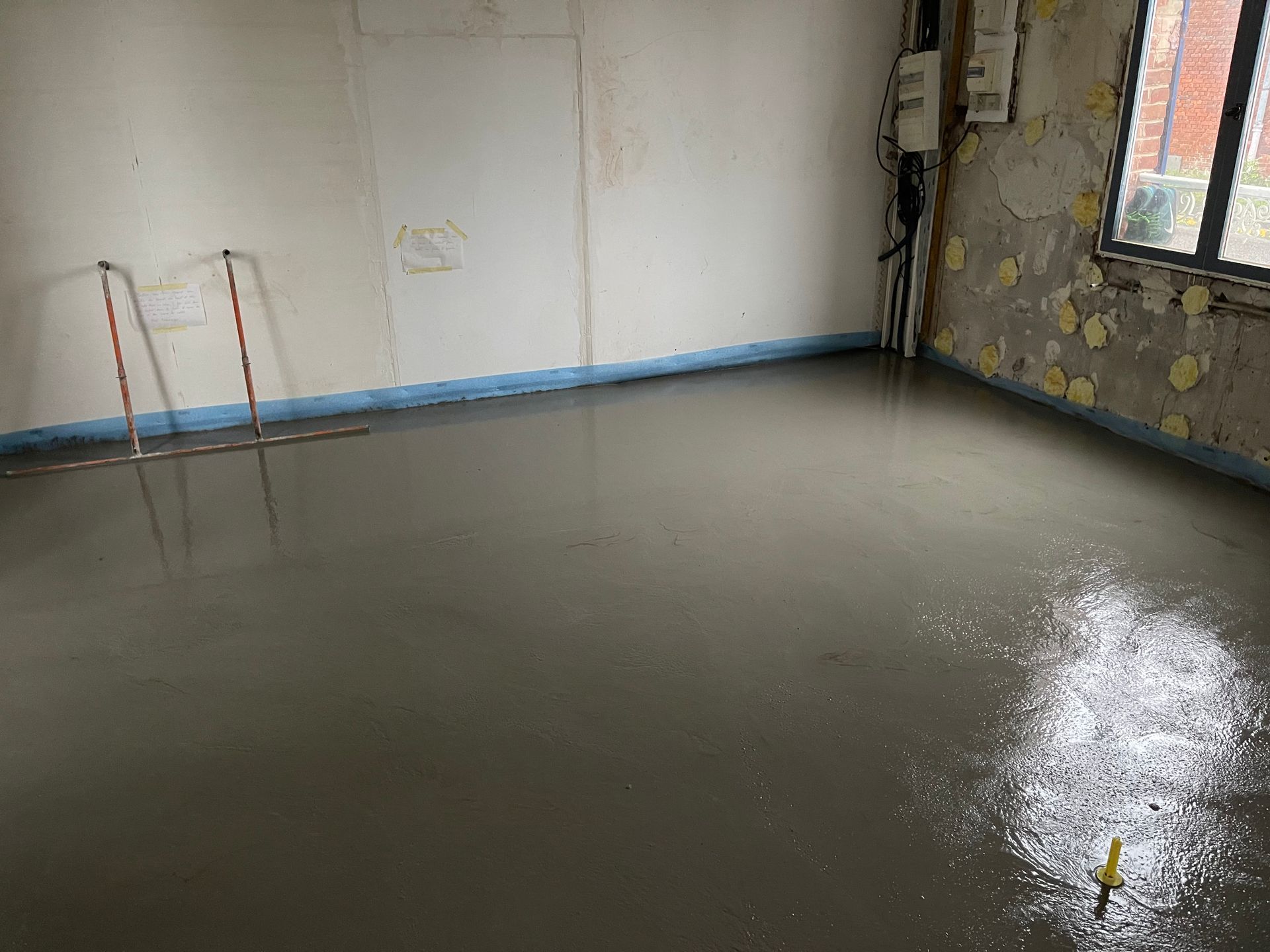 Dalle de plancher chauffant en court de séchage