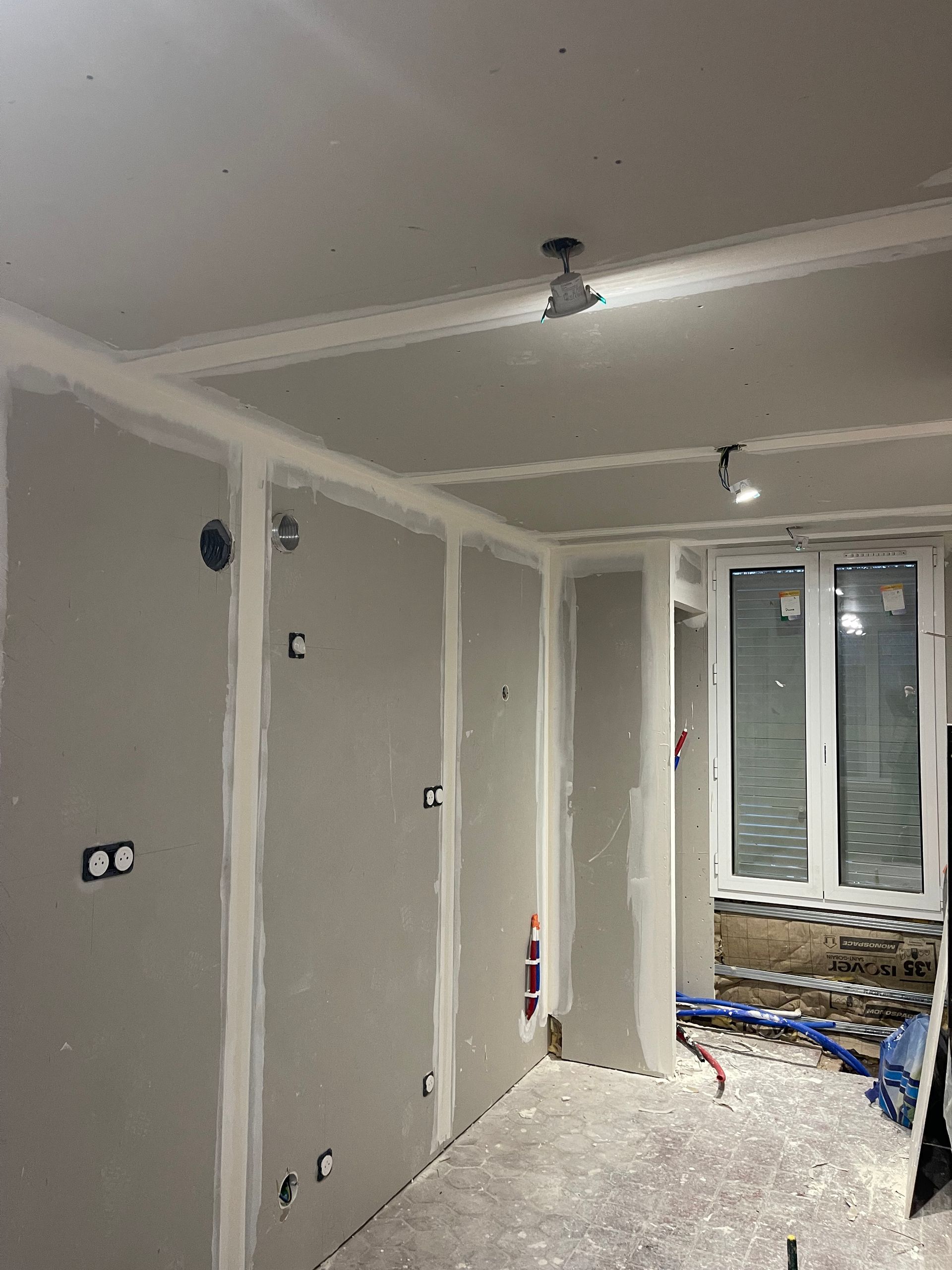 Test des luminaires LED après plaquage