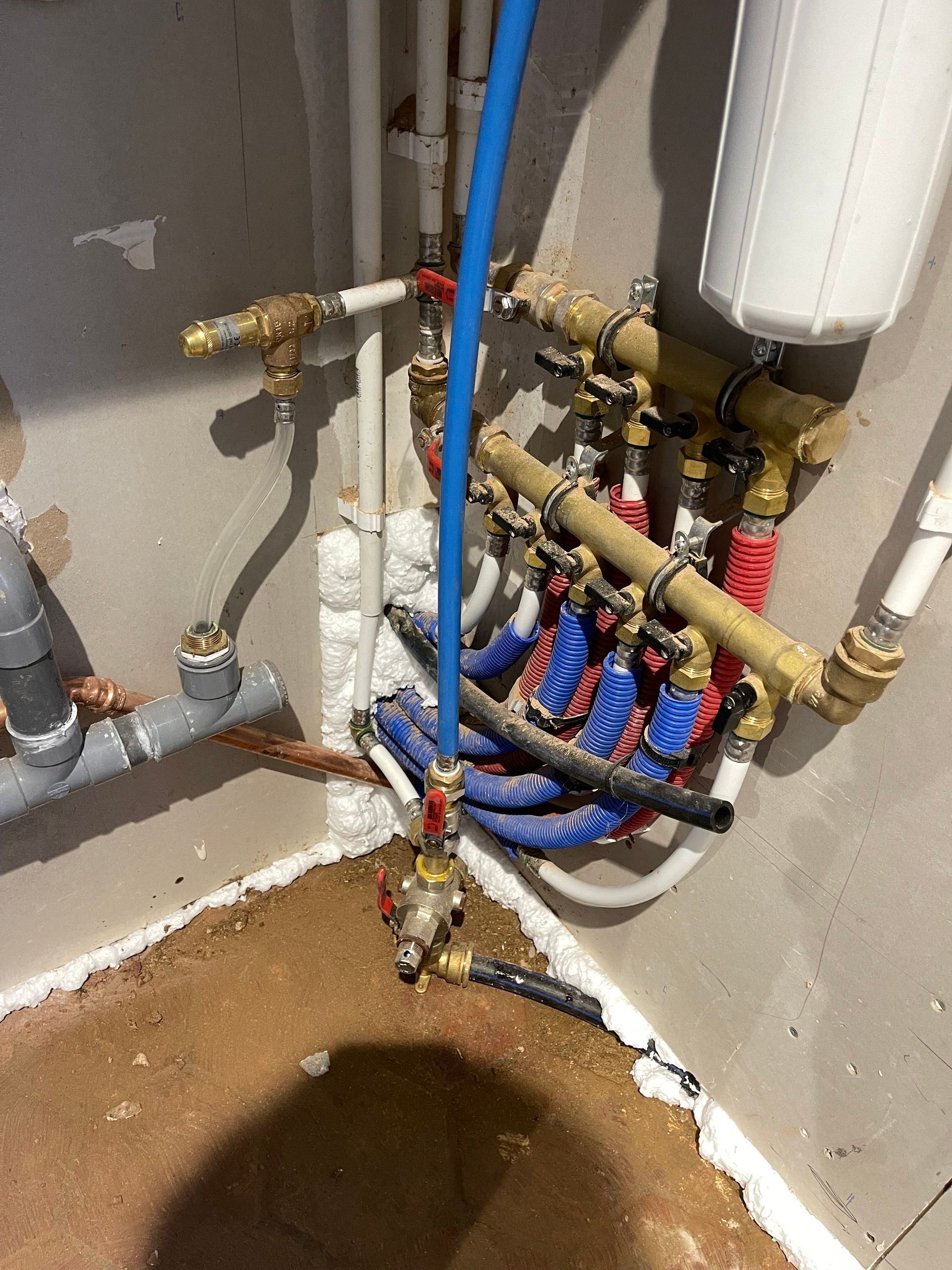 Nourrice d'eau froide et chaude