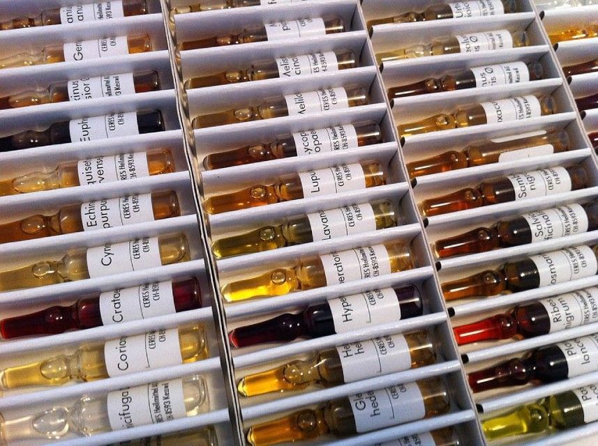 Ampullen mit Naturheilmittel