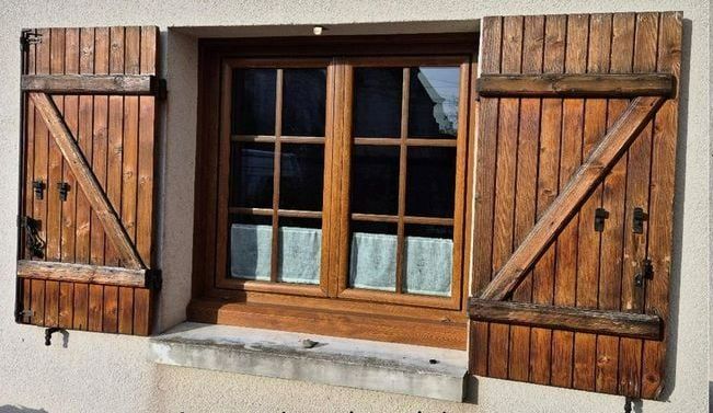 Volets battants en bois