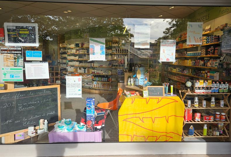 La vitrine du magasin.