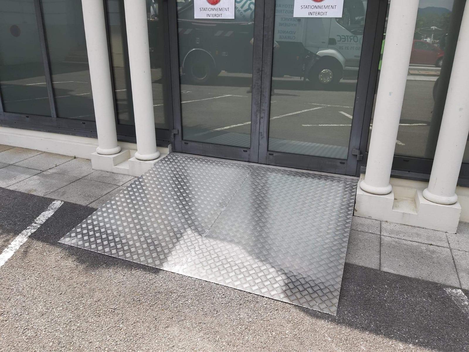 Rampe d'accès au CASINO EVIAN RESORT