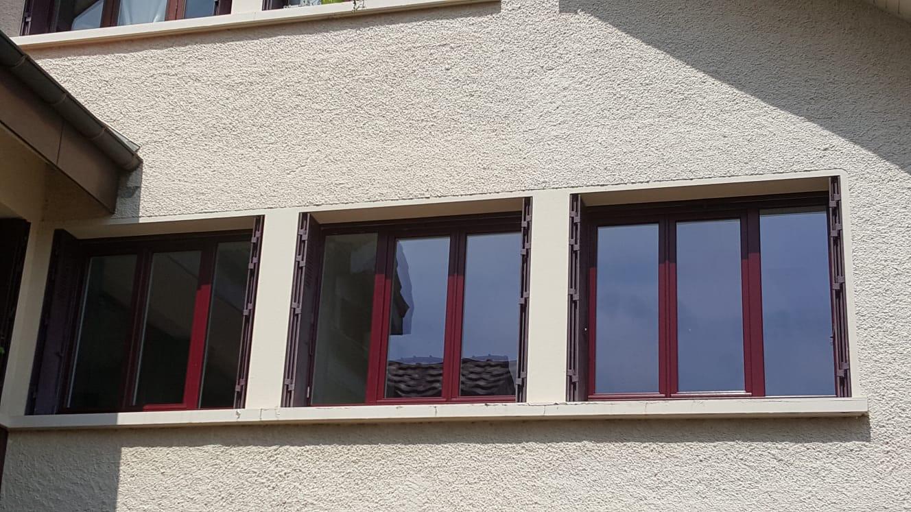 Menuiseries rouges