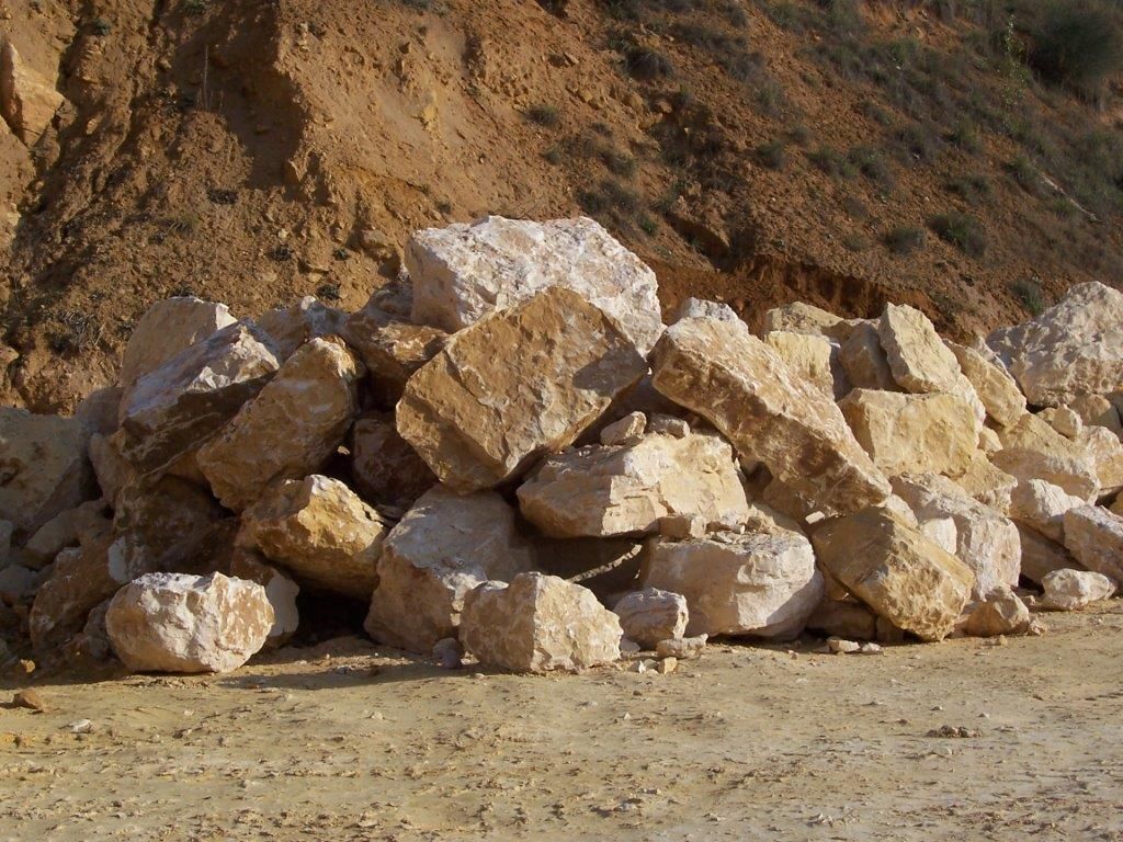 Blocs de rochers empilés