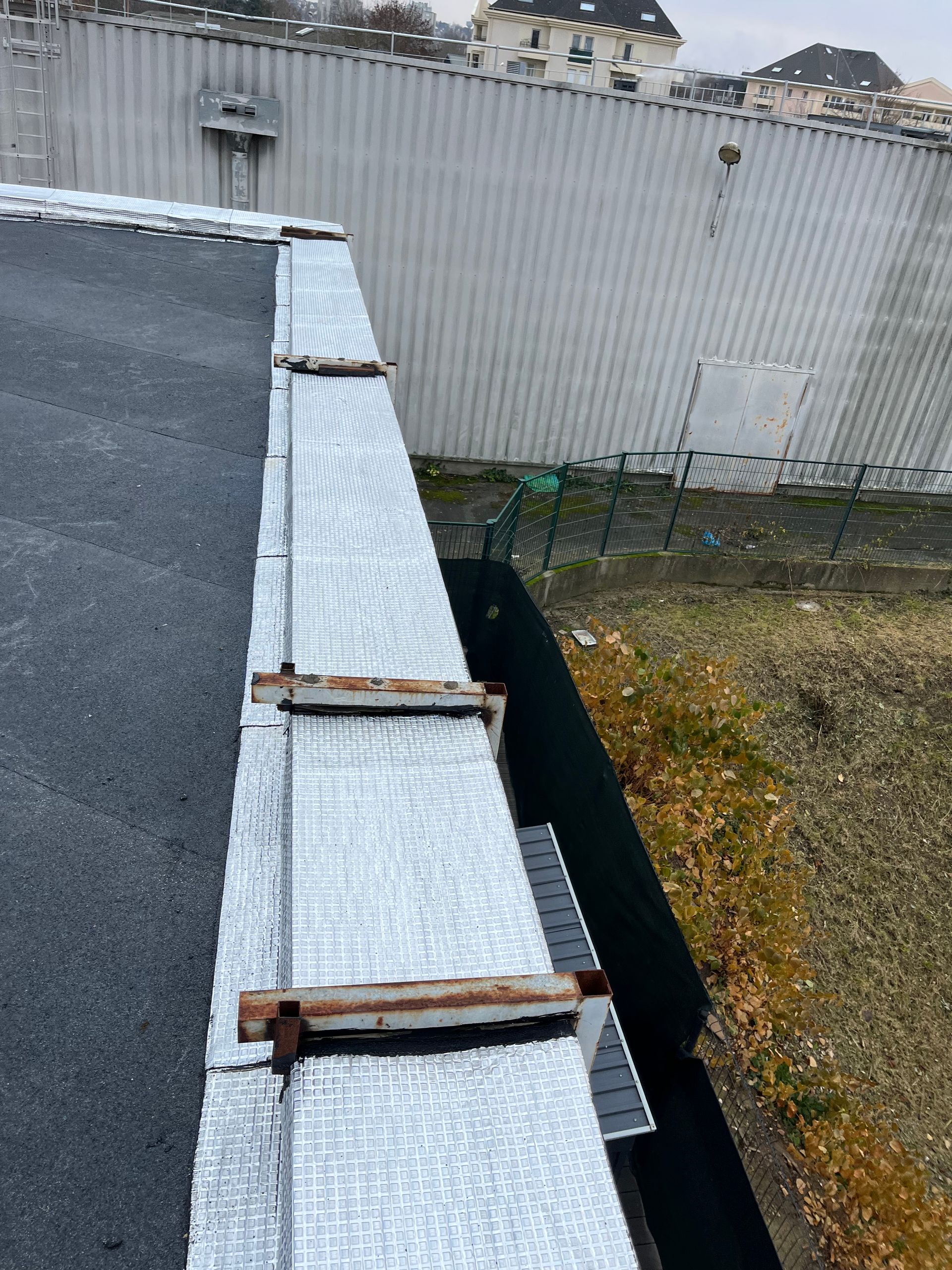 Rebord d'un toit-terrasse fini