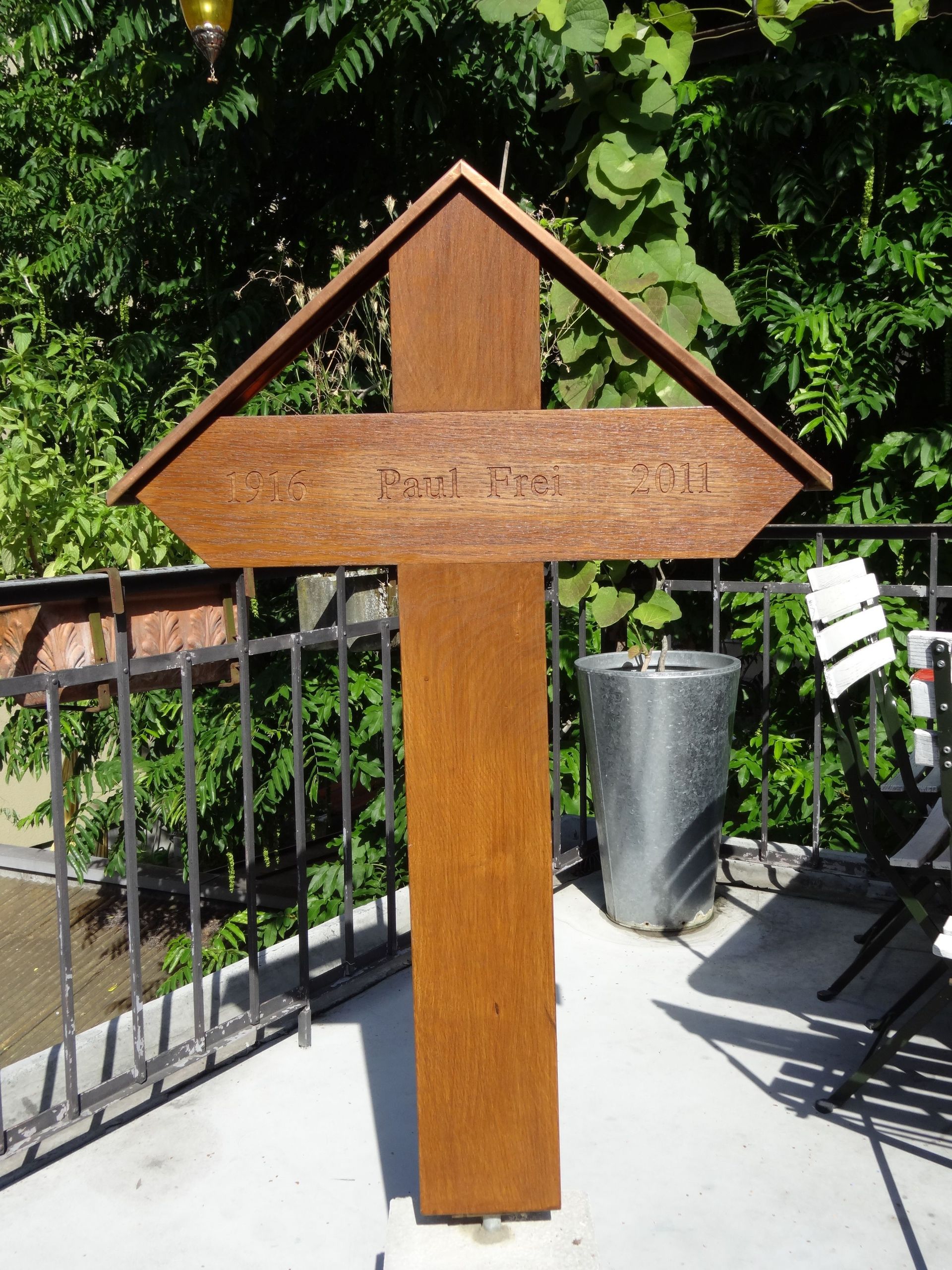 Grabkreuz - Schreinerei Telle AGGrabkreuz - Schreinerei Telle AG