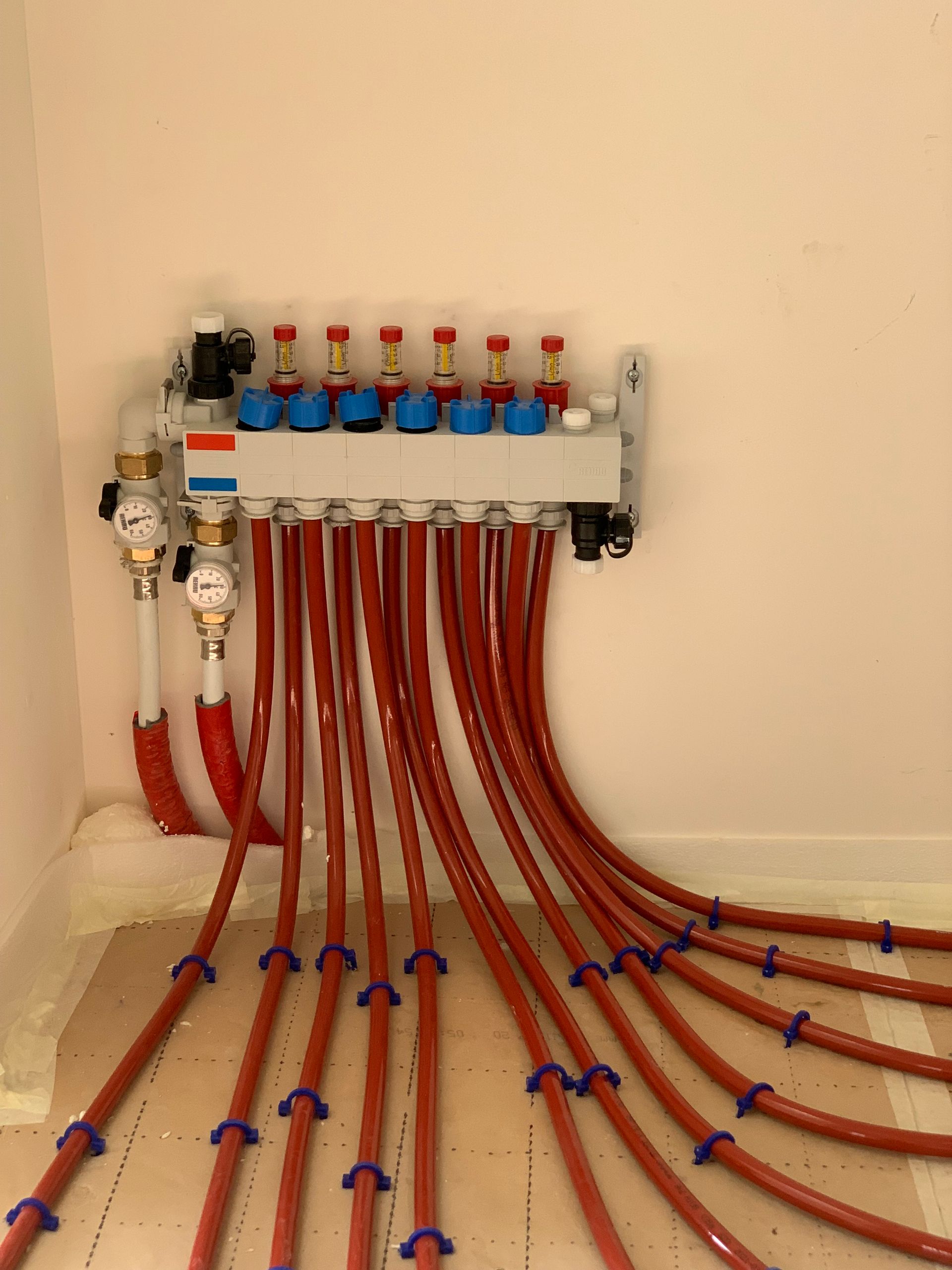 Nourrices d'alimentation pour plancher chauffant