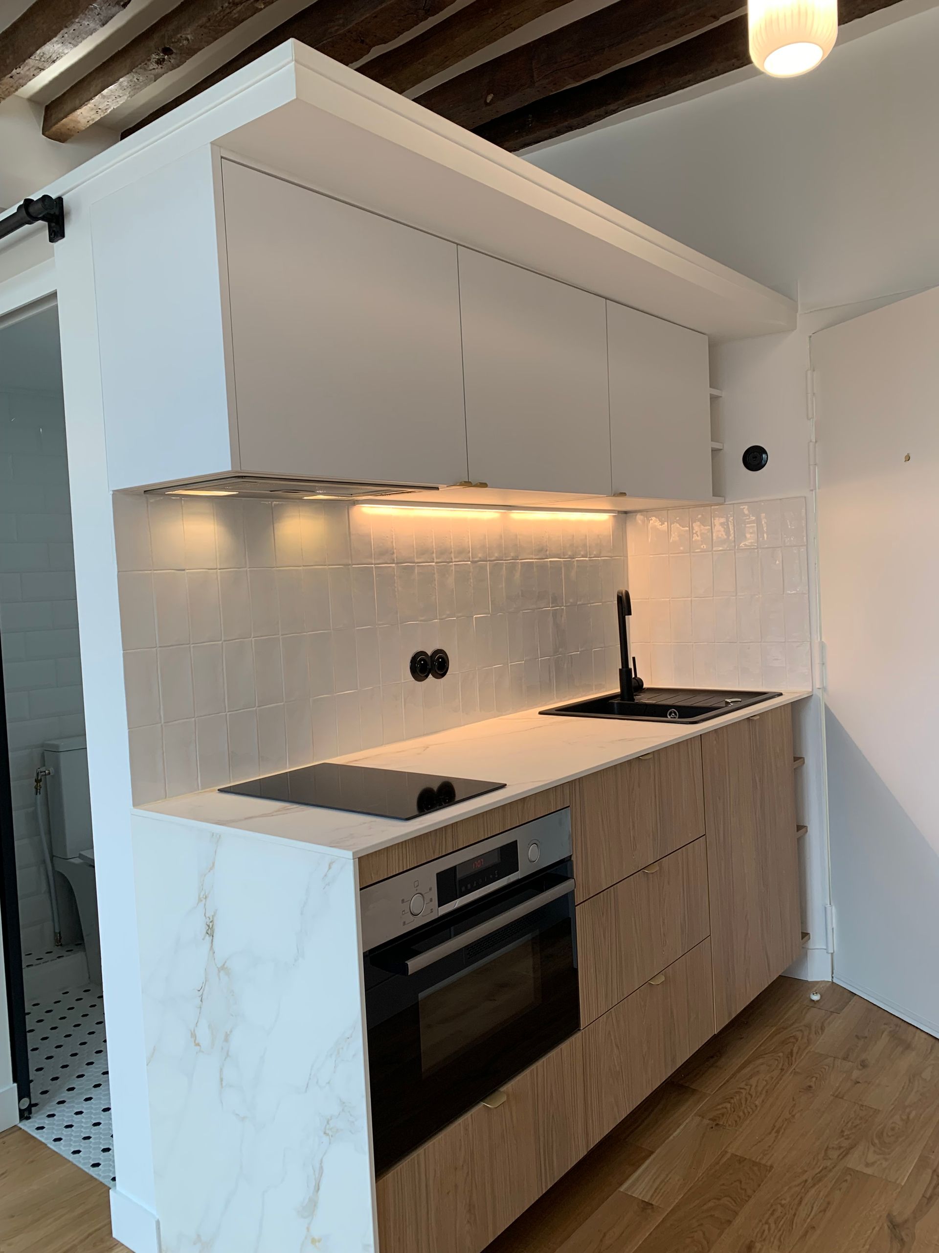 Petite cuisine neuve dans un studio