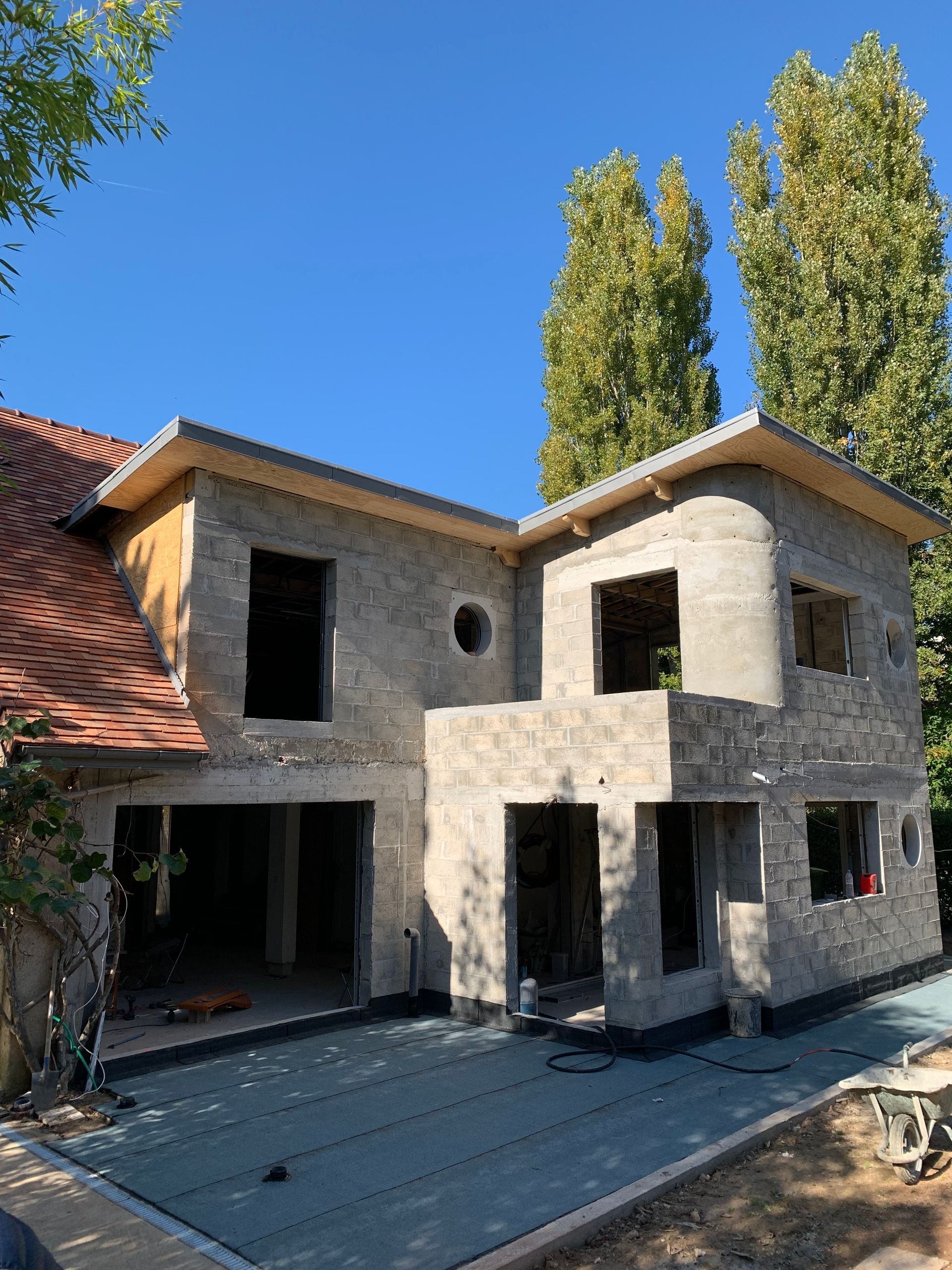 Toiture terminée sur une extension