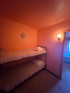 Chambre avec lits-superposés