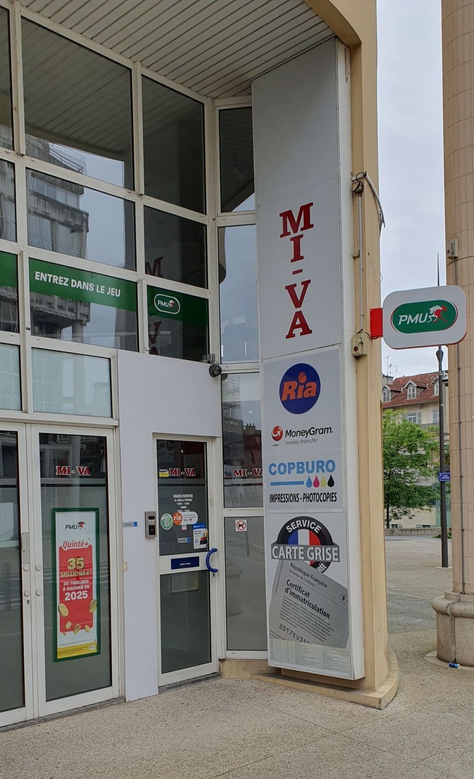 Entrée du magasin MI VA