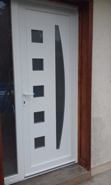 pose de porte d'entrée