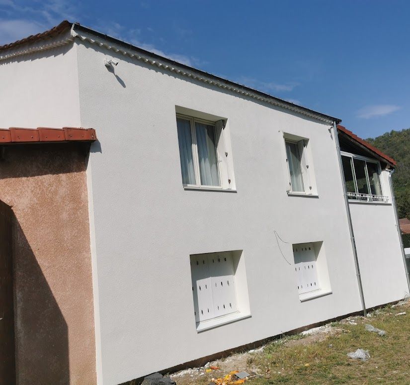 Façade peinte en blanc