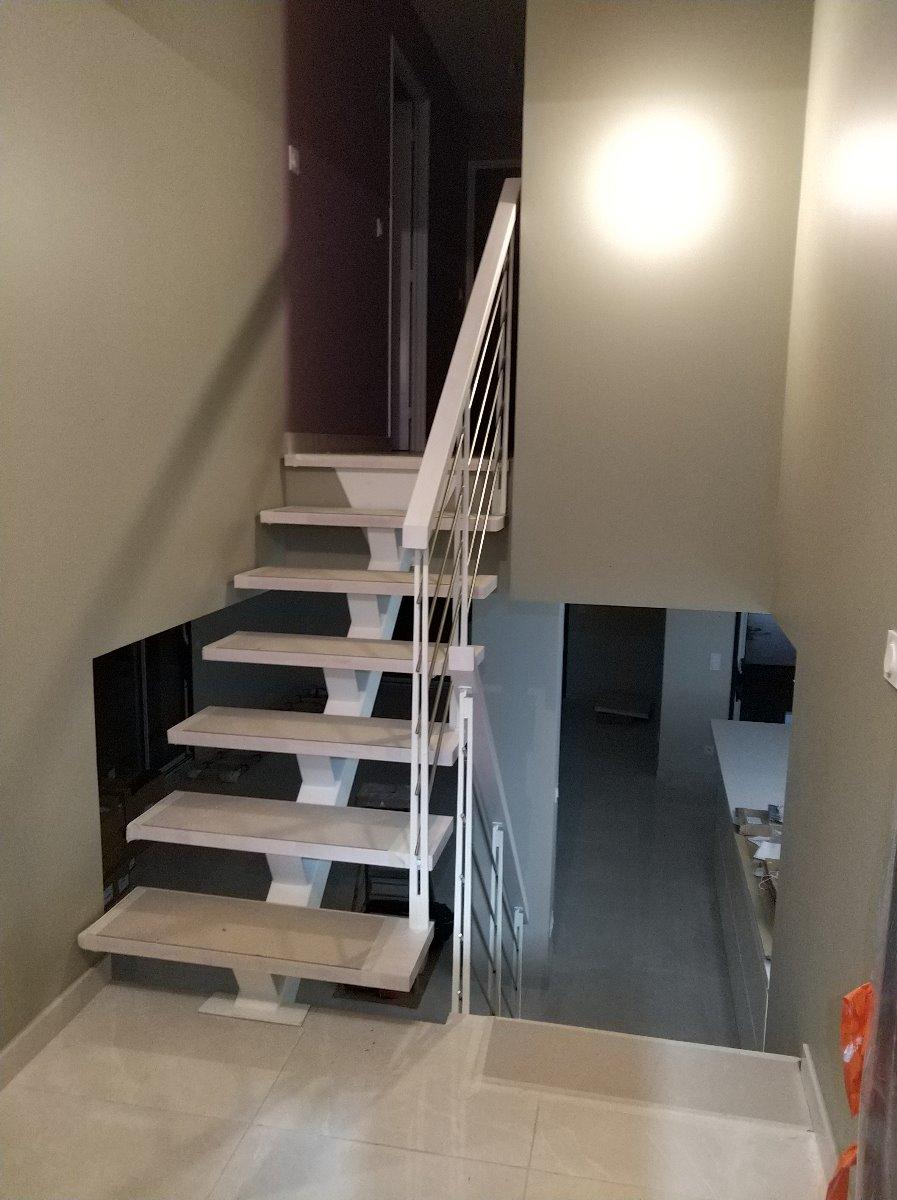 Petit espace , l'escalier s'adapte à vos exigences  