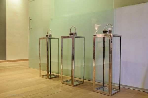 Kabinen aus Glas und Metall