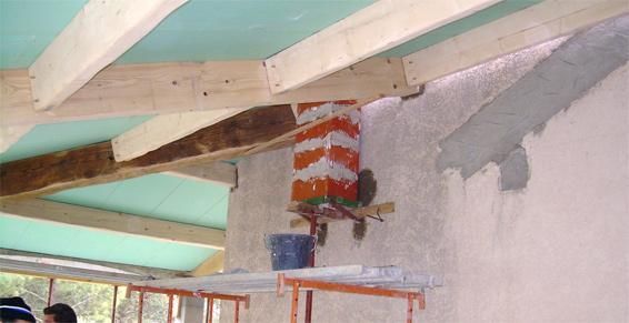 Travaux d'aménagement avec pose de charpente