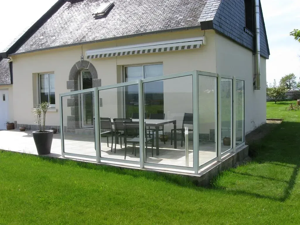 Maison à l'extérieur 
