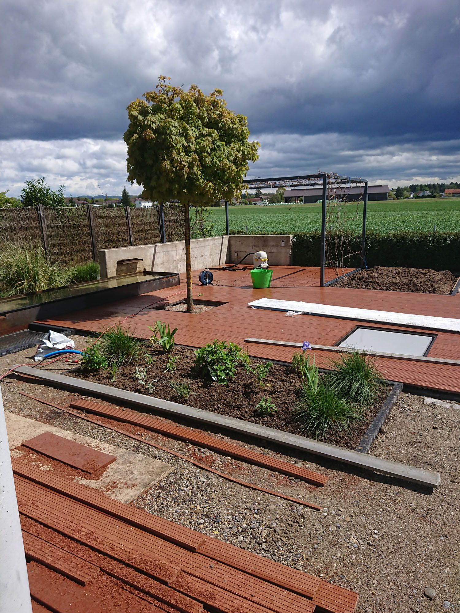 Terasse und Steingarten - Stebler Umbau & Renovation in Busswil BE