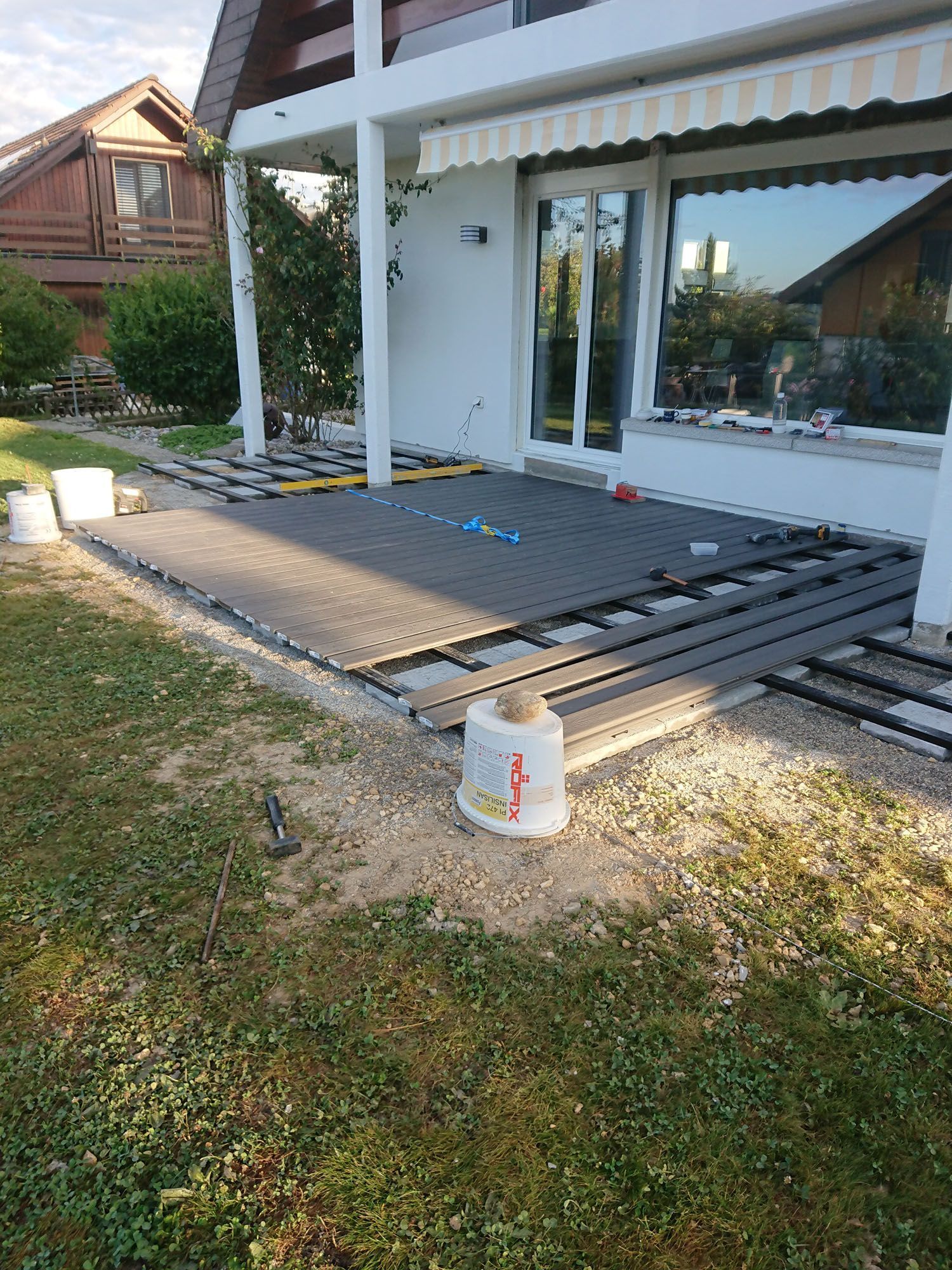 Terasse und Steingarten - Stebler Umbau & Renovation in Busswil BE