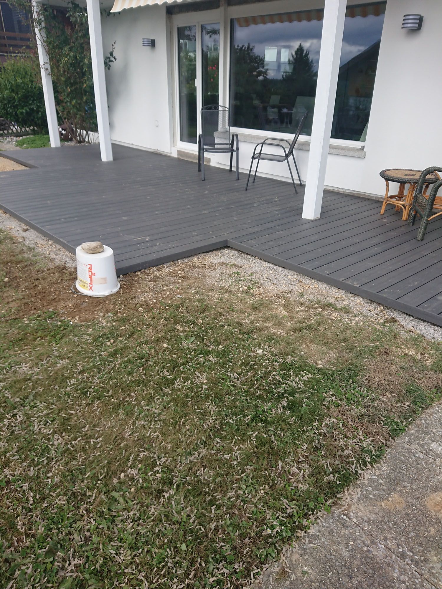 Terasse und Steingarten - Stebler Umbau & Renovation in Busswil BE