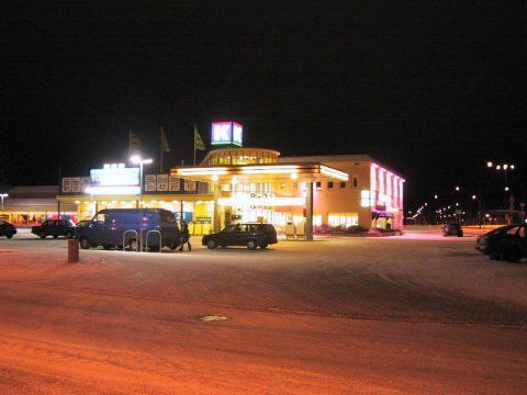 K-kaupan valojen asennus