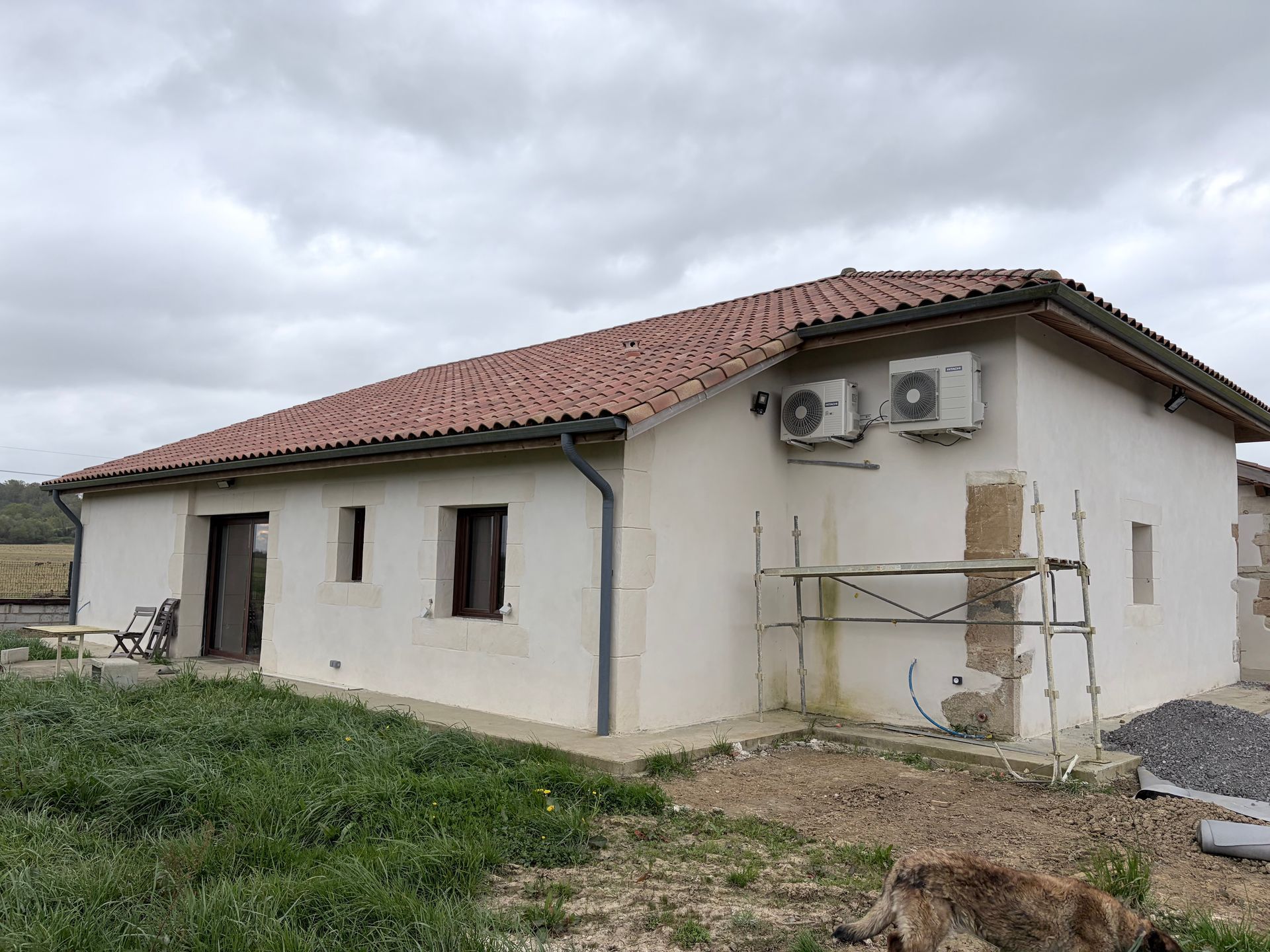 Une façade après rénovation et ravalement.