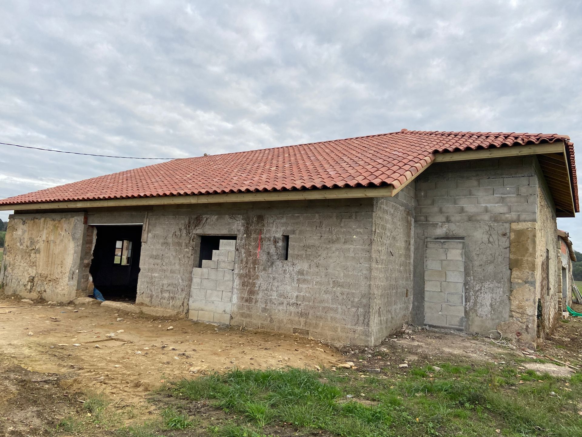 Une façade en cours de rénovation.