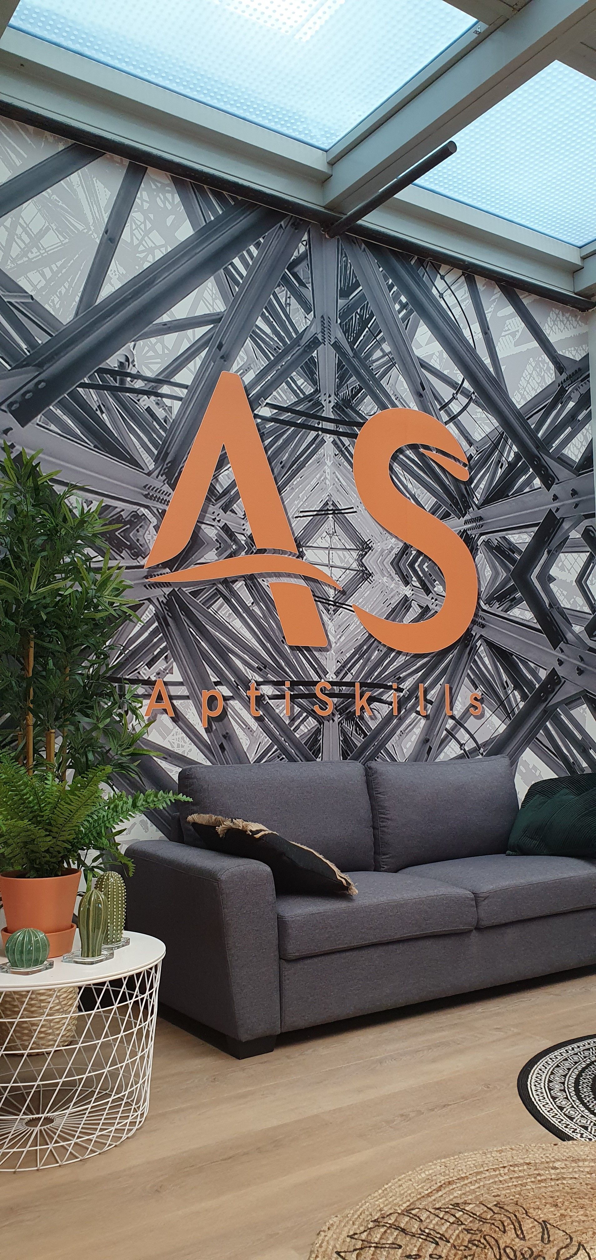 Canapé sous un logo