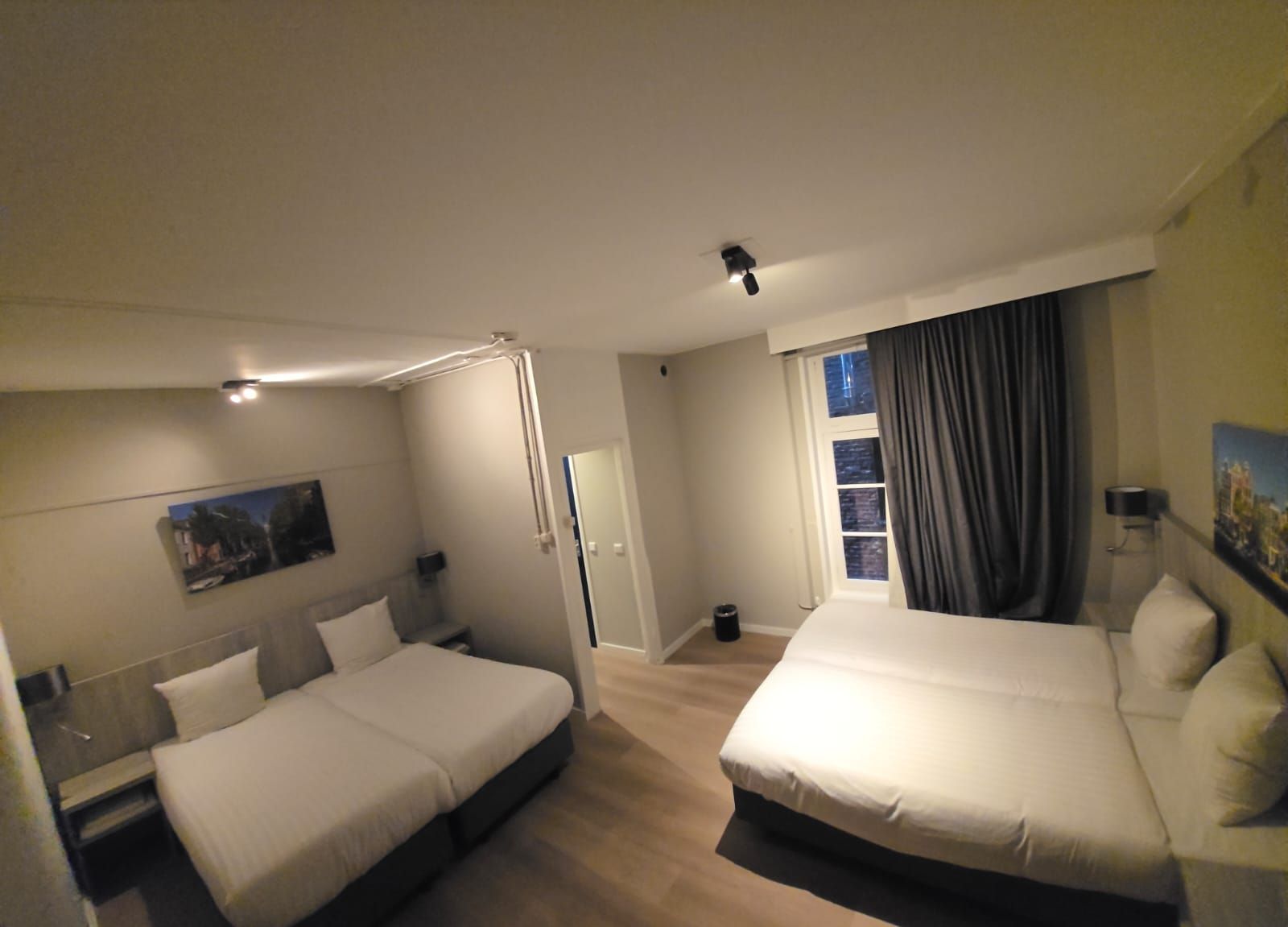 Budget Triple Room in Amsterdam Hotel