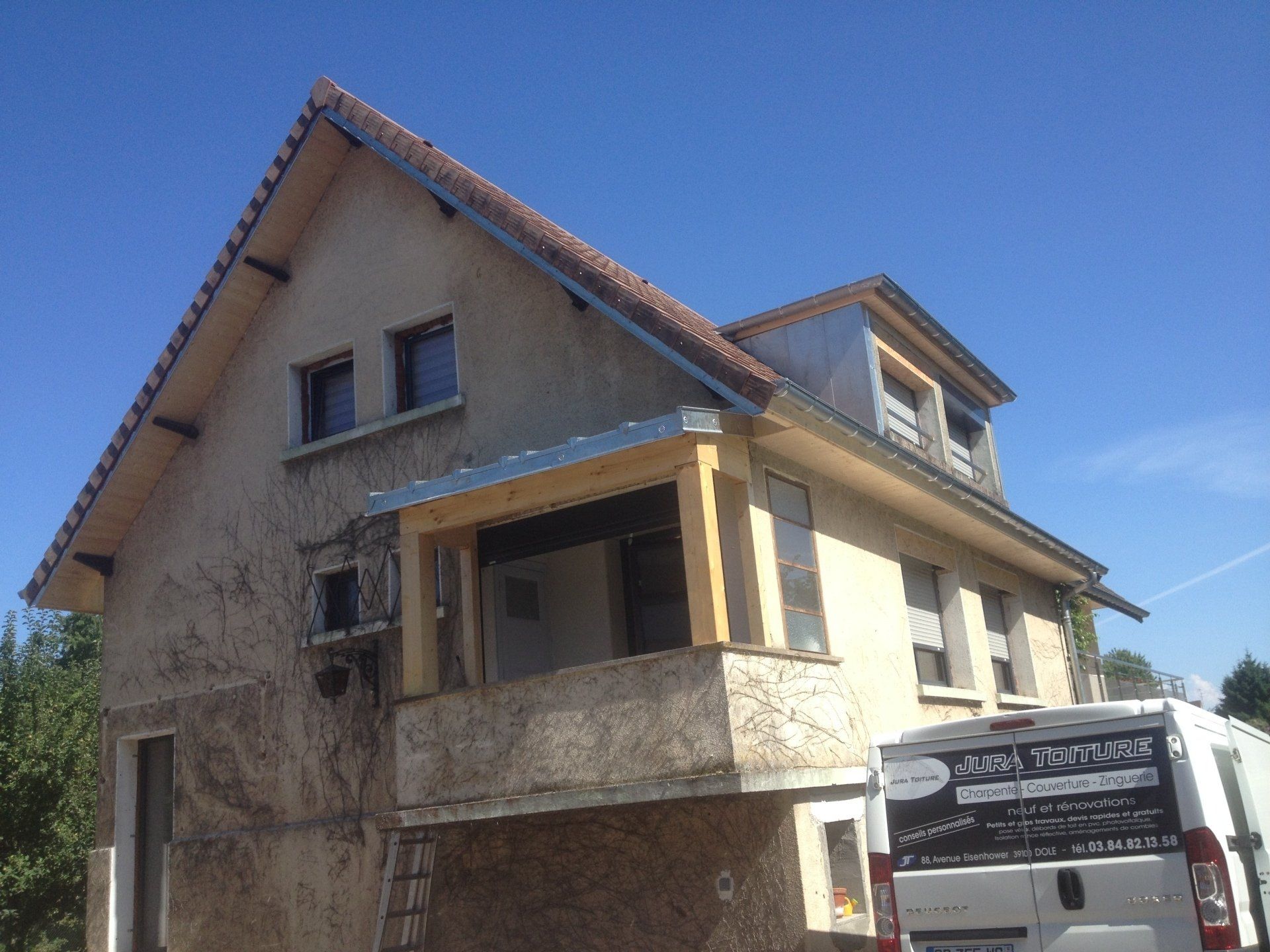 Débord de toit en zinc