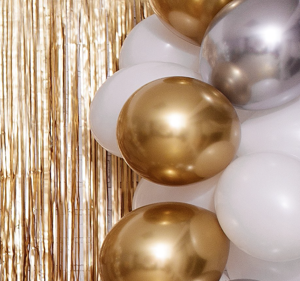 ballonnen goud, wit en zilver