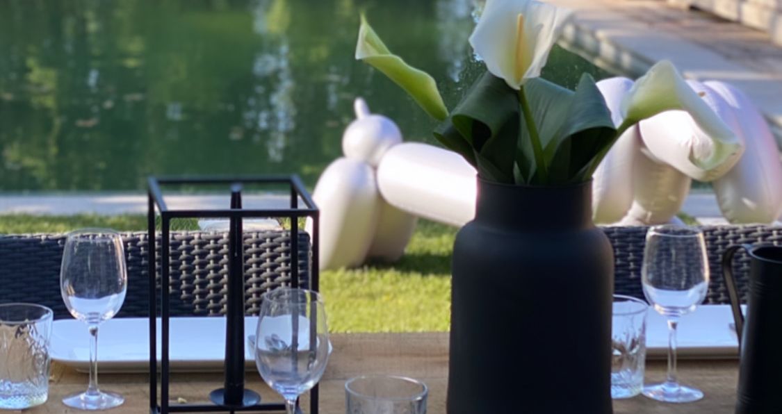 styling van de eettafel buiten