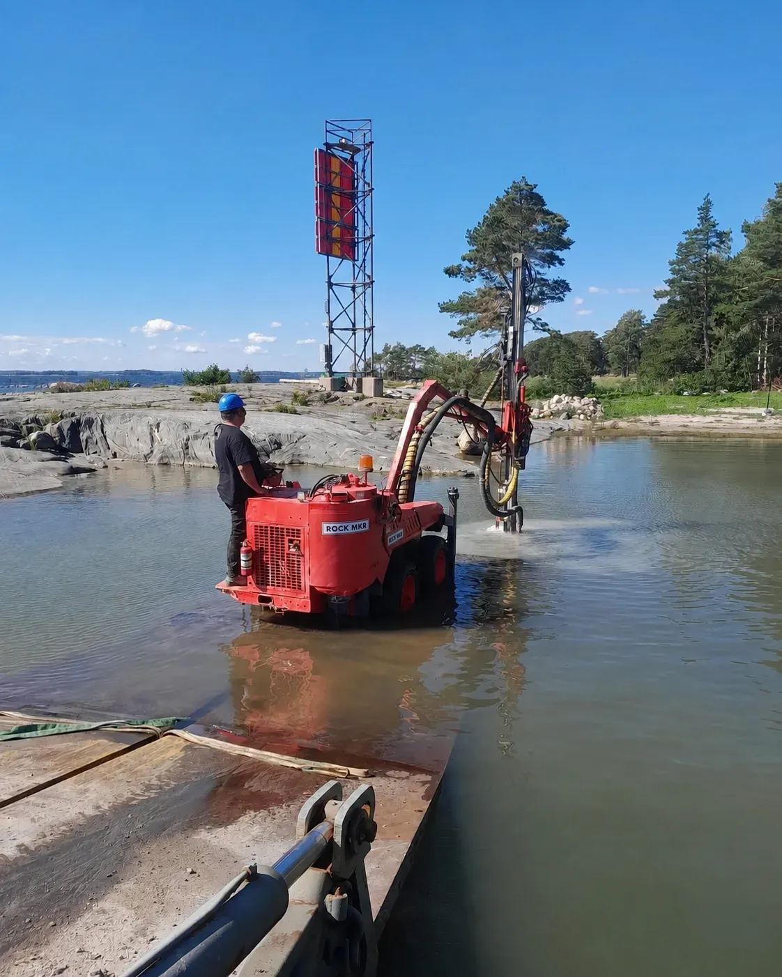 Veneväylän vaarallisen kiven poisto ja vedenalainen louhinta Espoon saaristossa – Rock MKR Oy