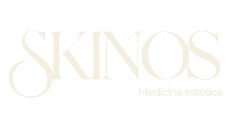 Un fondo blanco con un logotipo dorado encima.