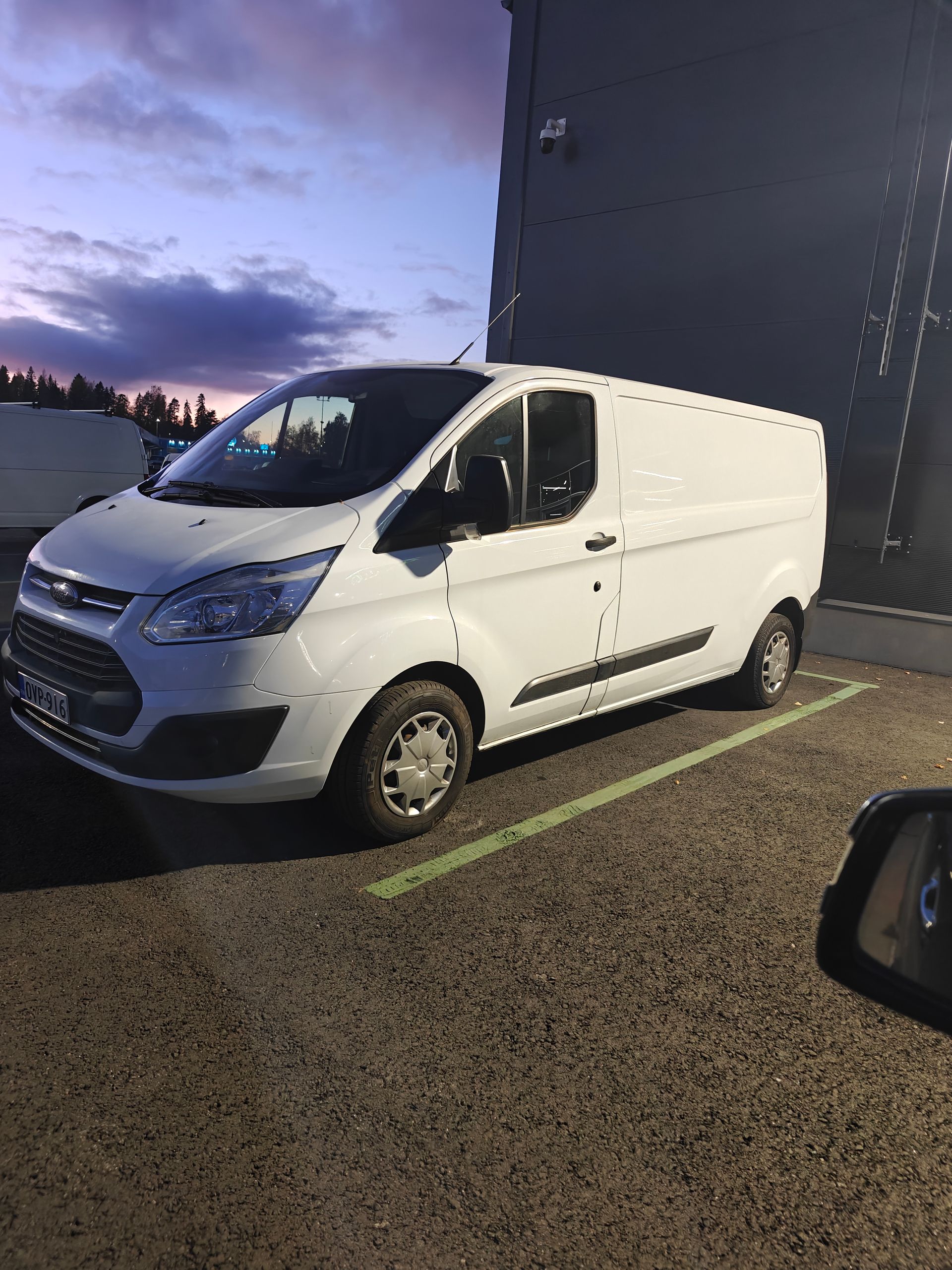 Luo Alt-tekstitunnisteet hakukoneoptimointia ja saavutettavuutta varten. 