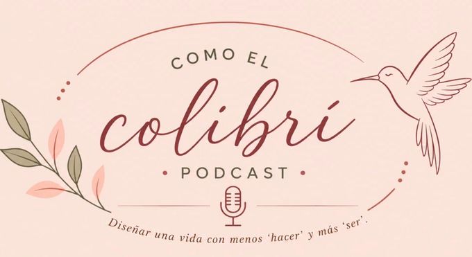Icono de marcador de posición gris claro con un sol y montañas sobre fondo blanco