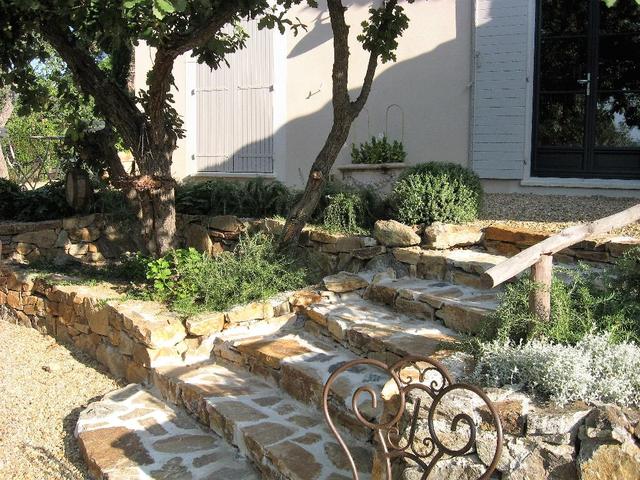 Escalier en pierre à Grimaud - Aménagement extérieur
