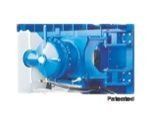 Máquina industrial azul con carcasa cilíndrica y motor acoplado sobre fondo blanco.