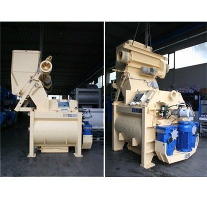 Fotografías comparativas de una gran máquina industrial de color beige con componentes de motor azules en un almacén.