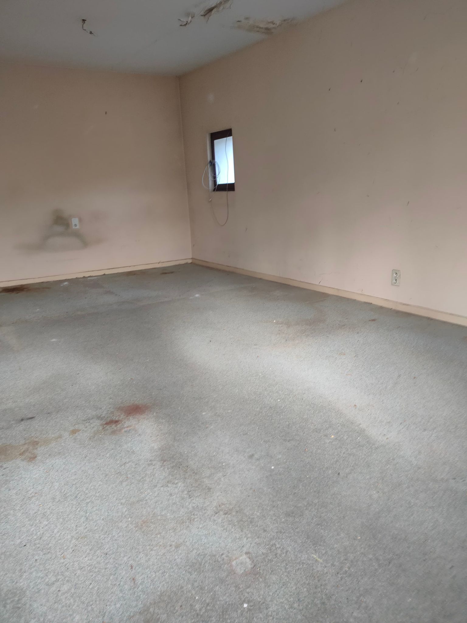 Pièce vidée et nettoyée