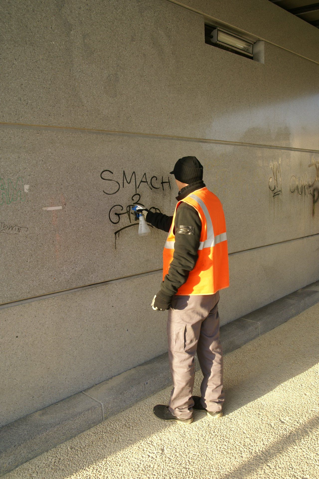 Nettoyage de graffitis