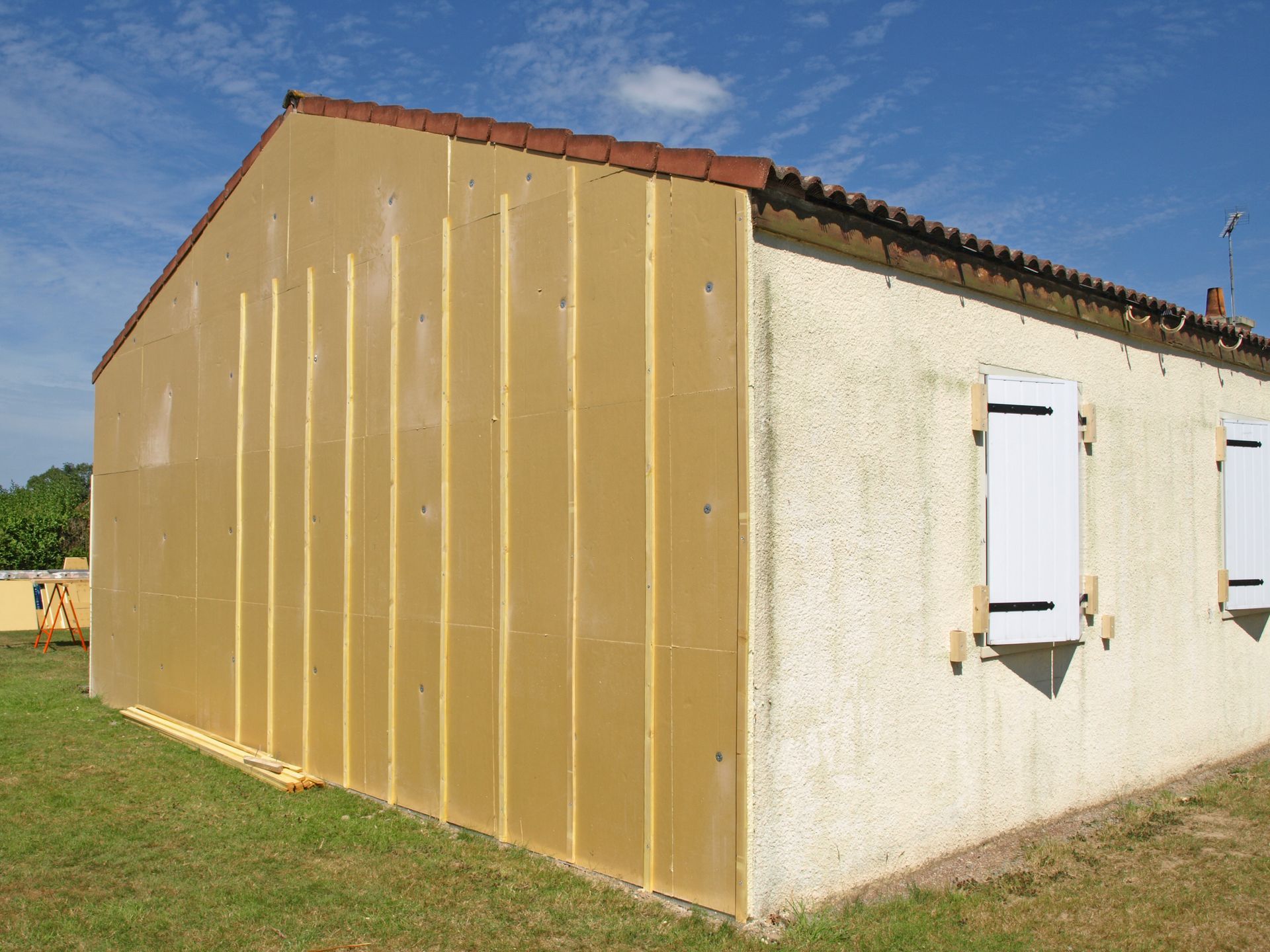 Façade de maison prête pour recevoir une finition par bardage