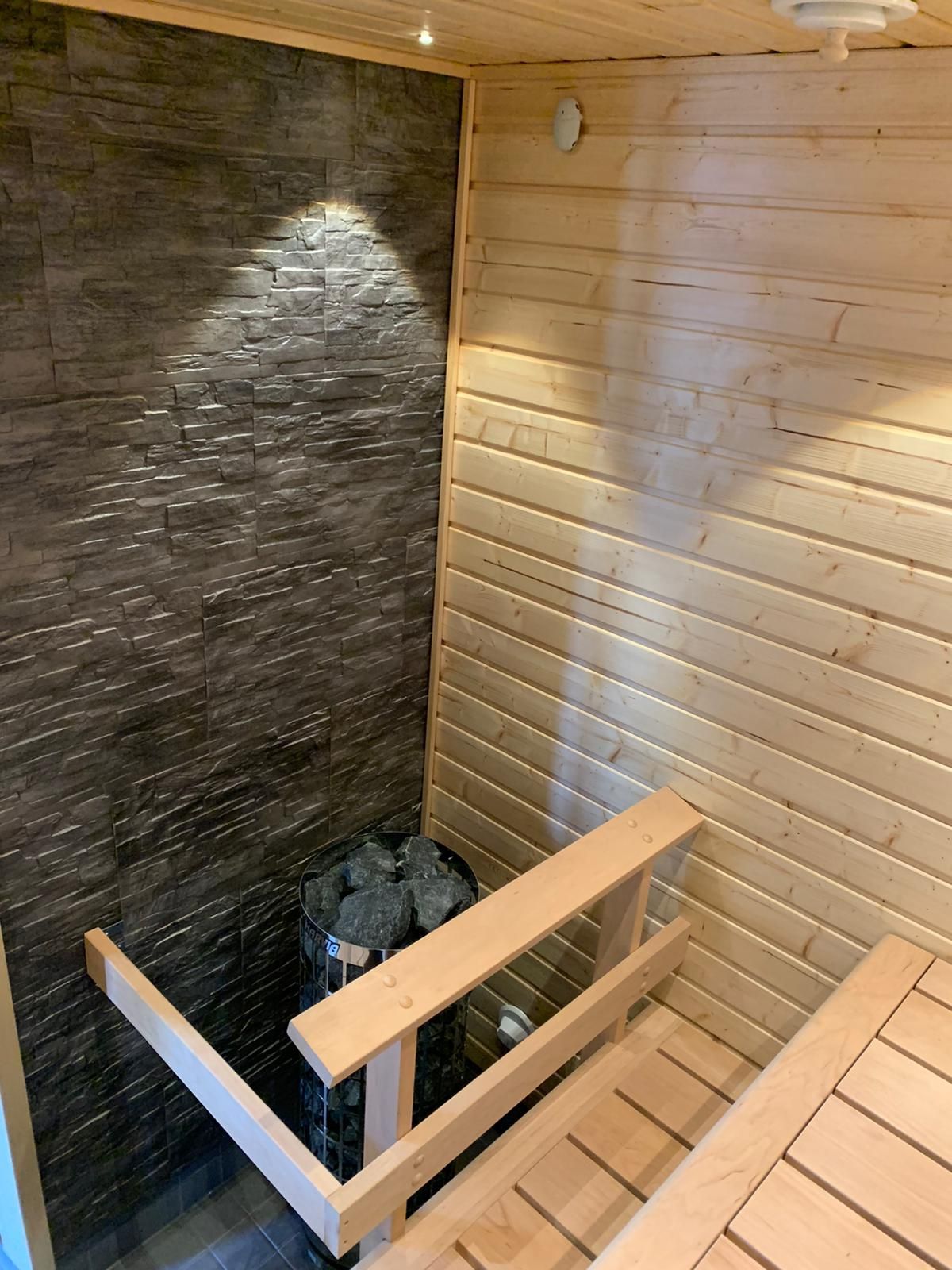 Luo Alt-tekstitunnisteet hakukoneoptimointia ja saavutettavuutta varten.