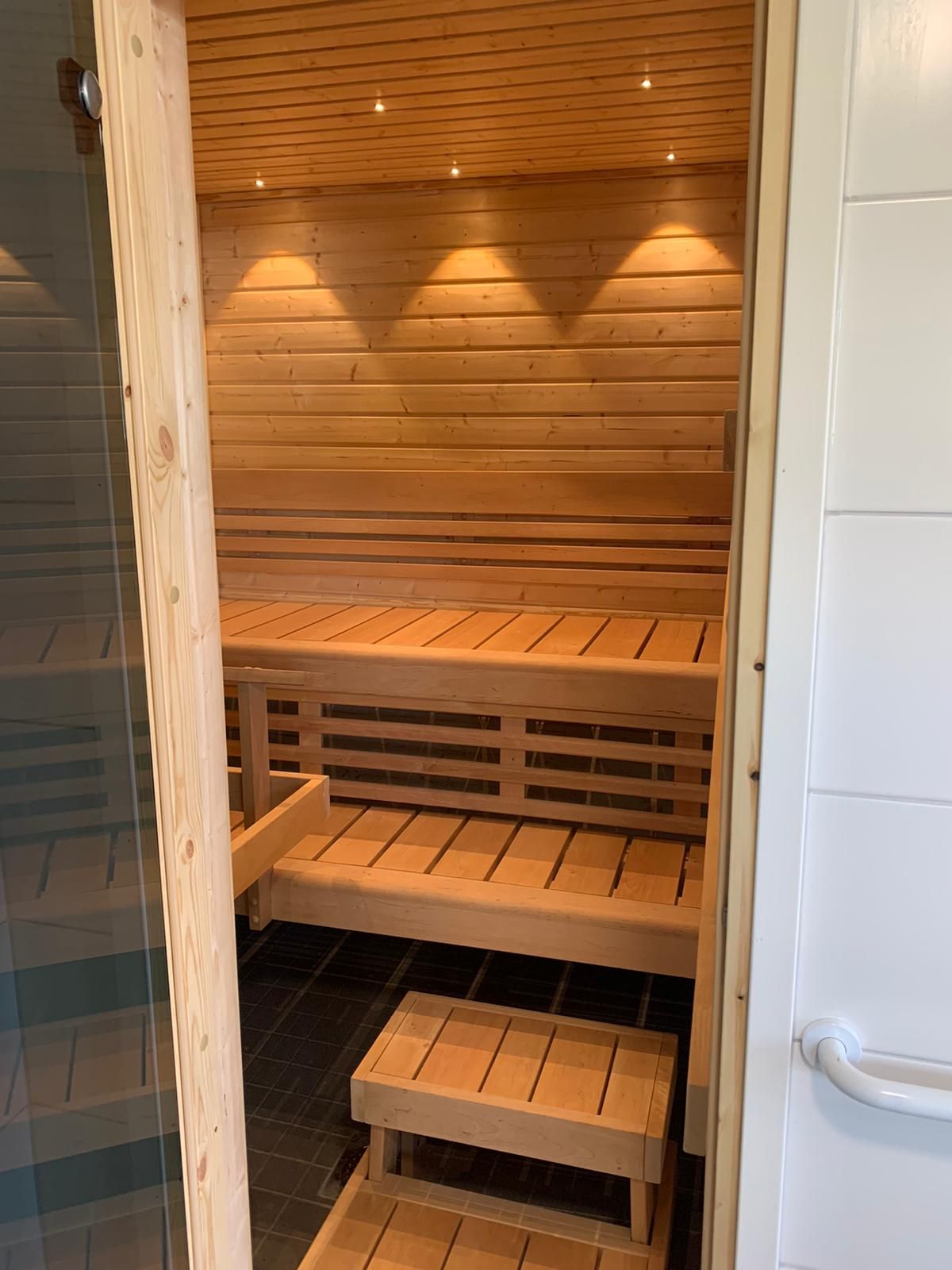 Luo Alt-tekstitunnisteet hakukoneoptimointia ja saavutettavuutta varten. 