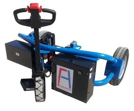 Erikoispumppukärry Erikoispumppukärry haastaville pihoille. Isojen pyörien ansiosta liikkuu perinteistä pumppukärryä paremmin pehmeämmilläkin pinnoilla. Voidaan vetää esimerkiksi mönkijällä. Kapasiteetti 1500 kg.