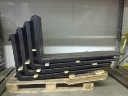 Taotut CE-hyväksytyt nostohaarukat. Varastossa 40 mm x 100 mm x 1200 mm ja 50 mm x 125 mm x 1200 mm. Tilauksesta muitakin kokoja. KYSY TARJOUS!