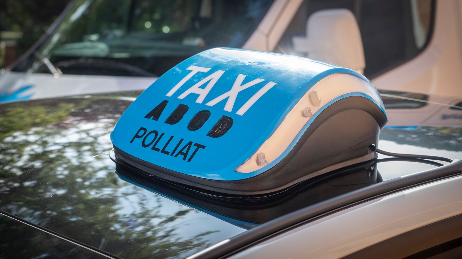 Vers la page Taxi toutes distances.